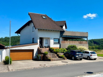 Heiligenroth, 3-Familienhaus mit Garage *VIRTUELLE 360° BESICHTIGUNG AUF ANFRAGE*, 56412 Heiligenroth, Haus