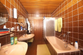 Badezimmer - Niederelbert, Walmdach-Winkel-Bungalow in beliebter Lage *VIRTUELLE 360° BESICHTIGUNG AUF ANFRAGE*