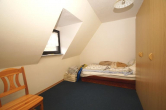 Zimmer 2 Dachgeschoss - Niederelbert, Wohnhaus mit großer Garage in herrlicher Ortsrandlage *VIRTUELLE 360° BESICHTIGUNG AUF ANFRAGE*