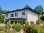 Straßenansicht - Montabaur, Wohnhaus mit Schlossblick *VIRTUELLE 360° BESICHTIGUNG AUF ANFRAGE*