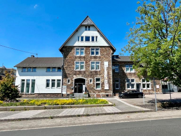 Montabaur, stilvolle Wohnung im historischen Bahnhofsgebäude – frisch saniert *VIRTUELLE 360° BESICHTIGUNG AUF ANFRAGE*, 56410 Montabaur, Wohnung