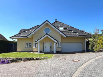 Montabaur, energieeffizientes Wohnhaus am Stadtrand, 56410 Montabaur, Haus