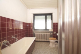 Badezimmer Dusche+Wanne - Meudt, solides Wohnhaus mit zusätzlichem Bauplatz *VIRTUELLE 360° BESICHTIGUNG AUF ANFRAGE*