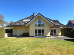 Gartenansicht - Montabaur, Wohnhaus mit Erdwärme und Photovoltaik